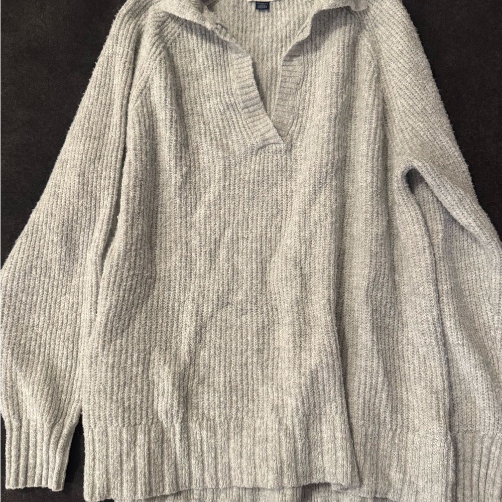 American Eagle Outfitters Light Gray V-Neck Sweater
